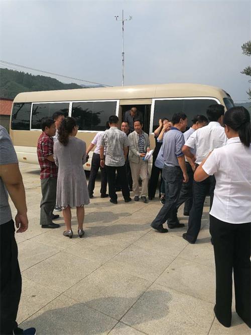 市人大代表视察智慧墟落及扶贫事情.jpg 市人大代表视察智慧墟落及扶贫事情.jpg