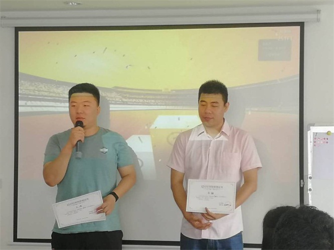 MVP学员王浩与吴斌揭晓获奖感言.jpg MVP学员王浩与吴斌揭晓获奖感言.jpg