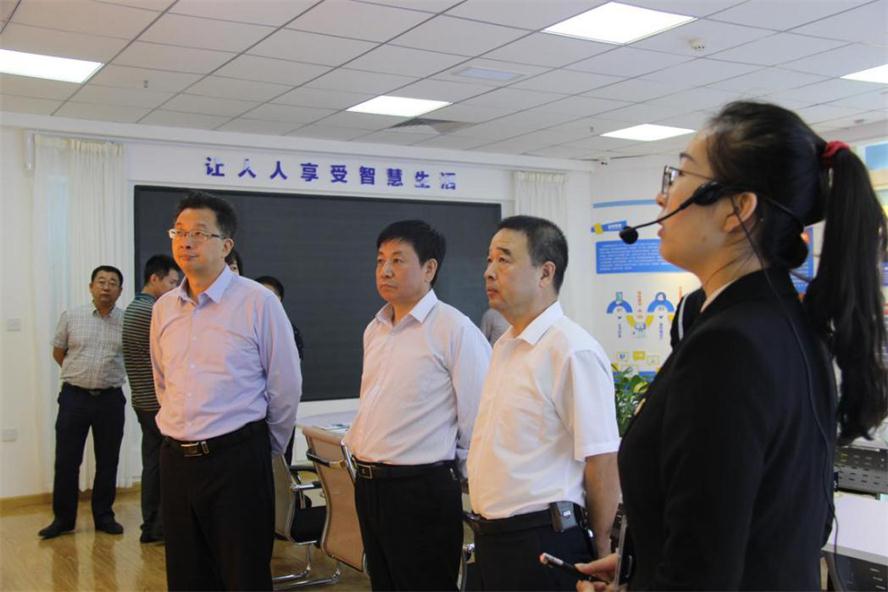 辽阳市何亚琼副市长莅临威尼斯569vip电商调研.jpg 辽阳市何亚琼副市长莅临威尼斯569vip电商调研.jpg