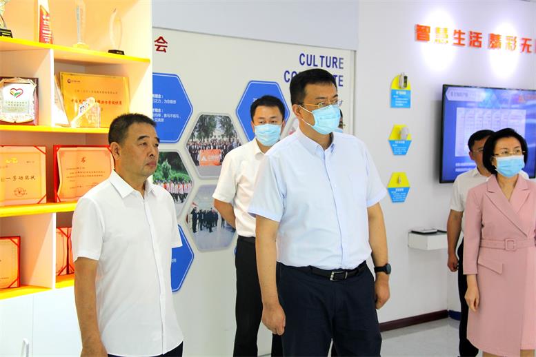 副省长高涛莅临威尼斯569vip信息视察调研2.jpg 副省长高涛莅临威尼斯569vip信息视察调研2.jpg