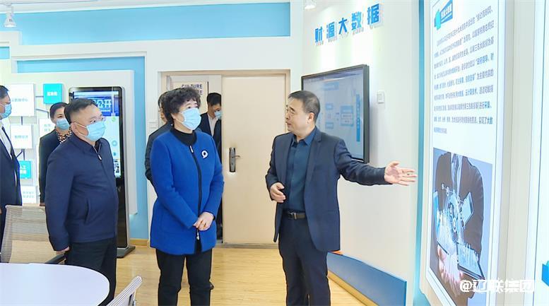 辽阳市白英市长莅临威尼斯569vip信息调研指导2.jpg 辽阳市白英市长莅临威尼斯569vip信息调研指导2.jpg